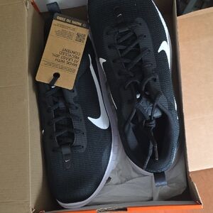 Nike Flex Experience 10.5 Men’s Black Athletic Sneakers with White Swoosh